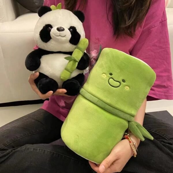Peluche Panda con Bambú 20CM: ¡Un amigo tierno y ecológico!