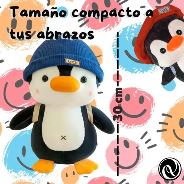 Peluche Pinguino Luck con Mochila y con Gorro: Tu Compañero Perfecto Aventuras y para Dormir