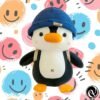 Peluche Pinguino Luck con Mochila y con Gorro: Tu Compañero Perfecto Aventuras y para Dormir