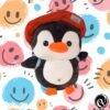 Peluche Pinguino Luck con Mochila y con Gorro: Tu Compañero Perfecto Aventuras y para Dormir