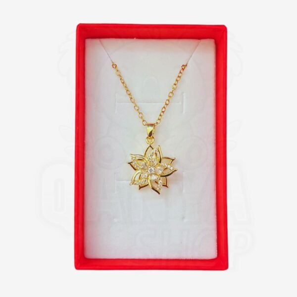 Collar de Acero Inoxidable con Colgante de Flor Giratoria y Circonita – Diseño Geométrico en Dorado para Mujer Jazmin Collar de Acero Inoxidable con Colgante de Flor Giratoria y Circonita – Diseño Geométrico en Dorado para Mujer